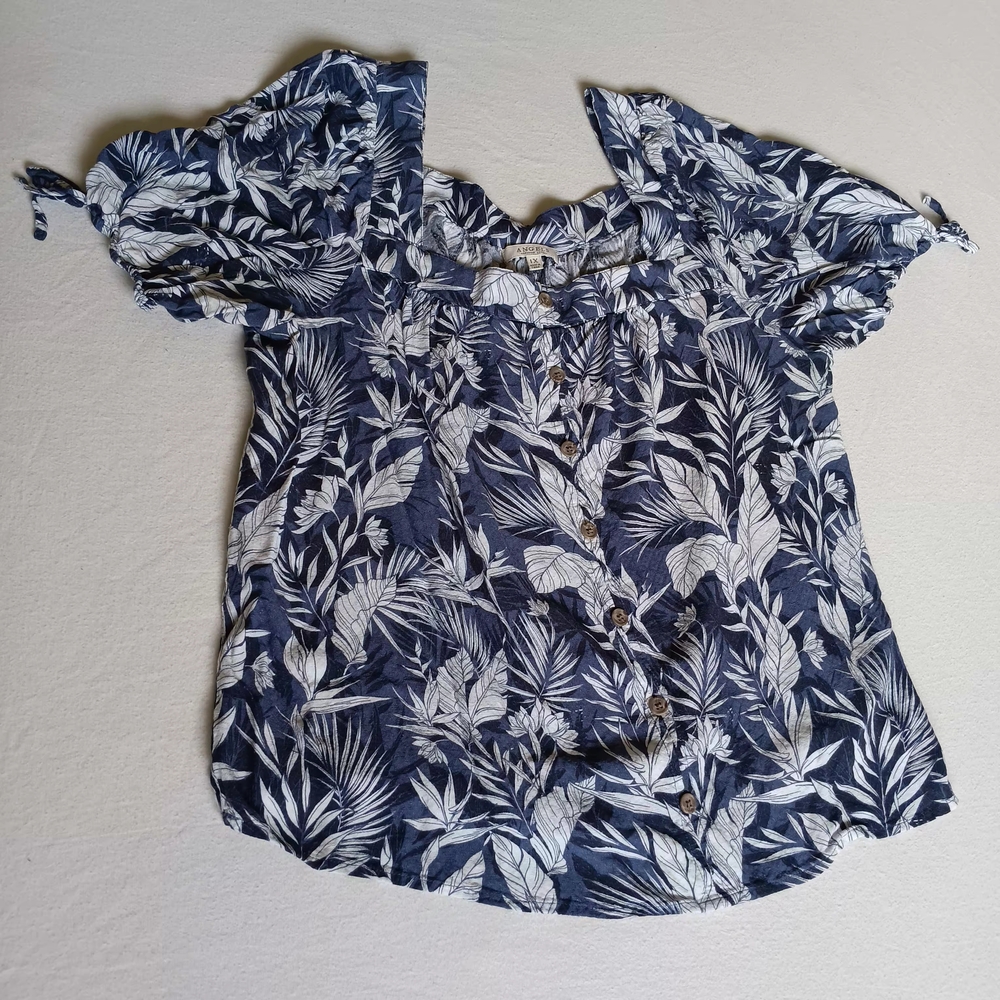 Angels Forever Young Navy White Leaf Tropical Print Blouse Top Button Front 1X
